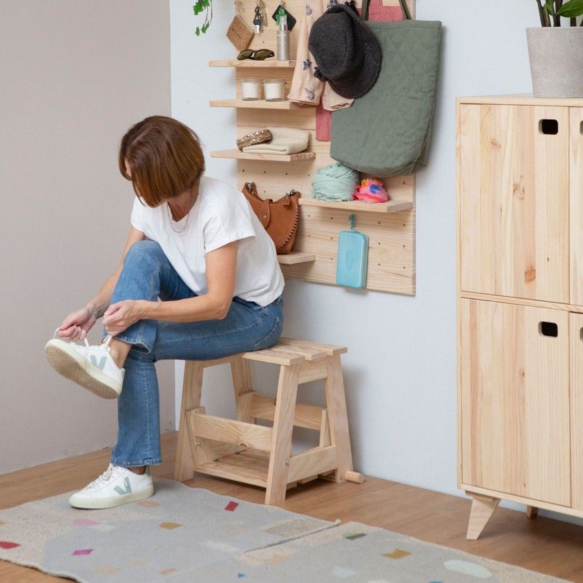 Banco Escadote Dobrável Reforçado em Madeira de Pinho Banco Escadote Dobrável Reforçado em Madeira de Pinho