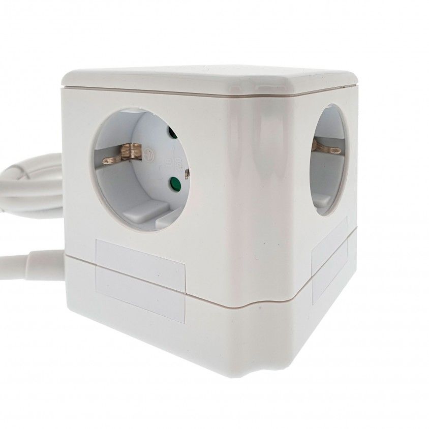 Cubo 4 Tomadas 16A com Interruptor (Cabo 1.5m) Cubo 4 Tomadas 16A com Interruptor (Cabo 1.5m)